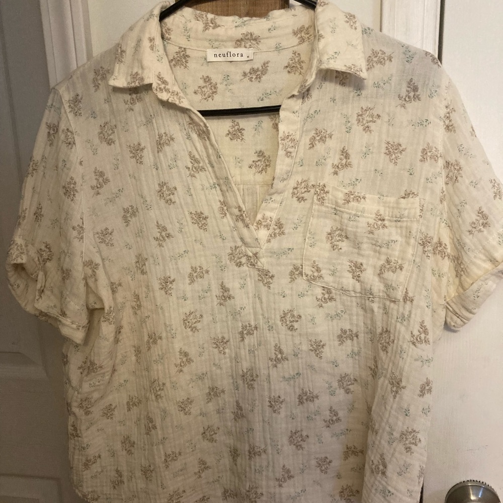 Neuflora Olivaceous Collared Floral Top M